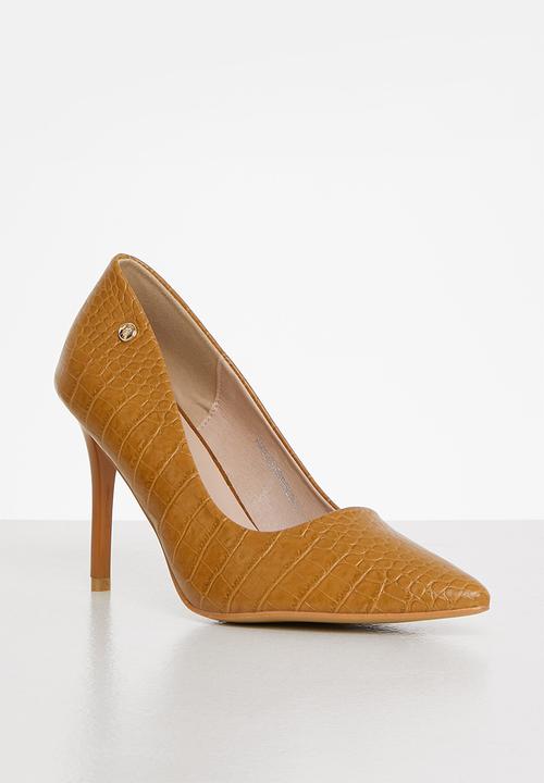 POLO - Pointed toe embossed croc pump - tan
