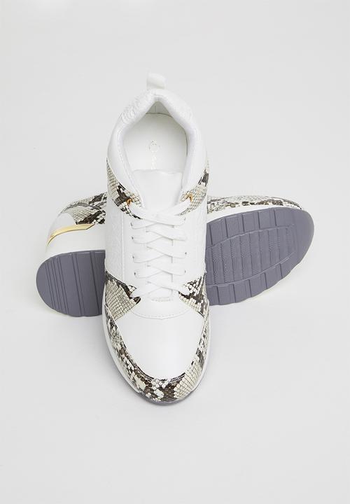 SISSY BOY - Wedge on repeat sneaker - white & brown 