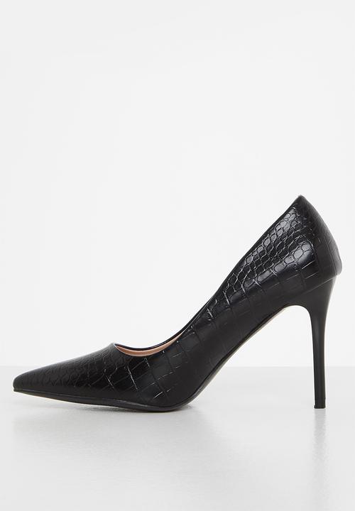 POLO - Pointed toe embossed croc pump - black