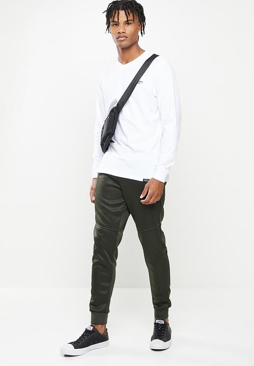 Cutty - Mens regular fit basic v-neck long sleeve t-shirt - white