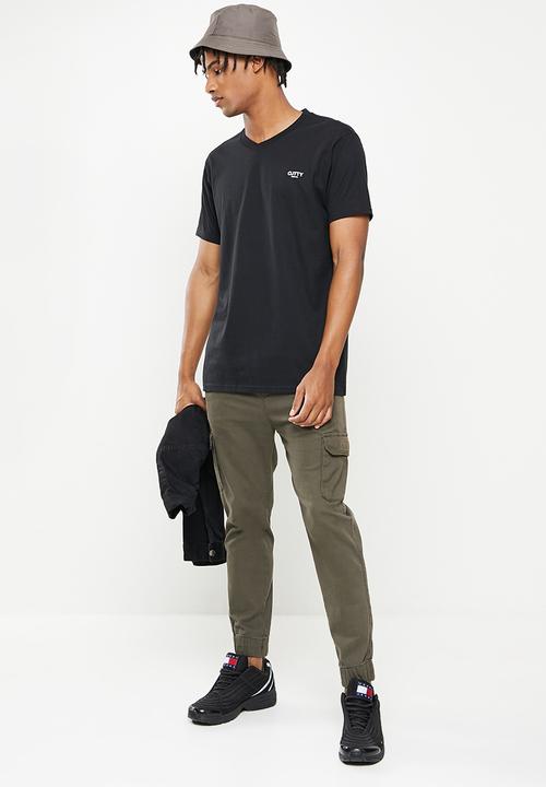 Cutty - Mens regular fit basic vneck t-shirt - black