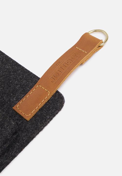 The Joinery - Hanging storage-black felt - natural leather