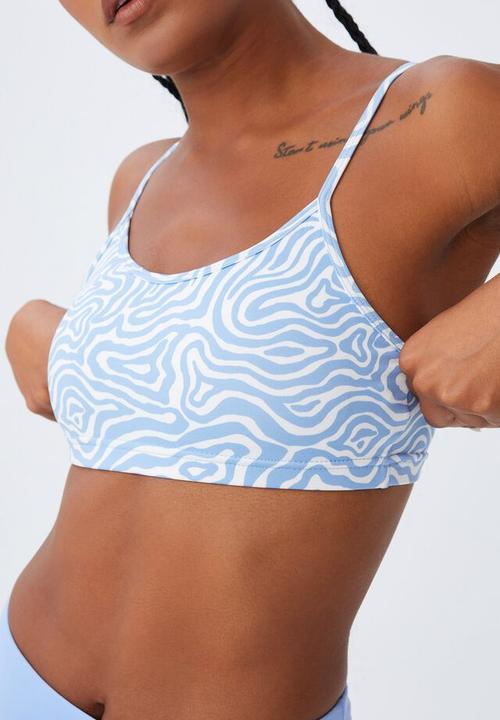 Cotton On - Lifestyle yoga crop - dense wave iced sky