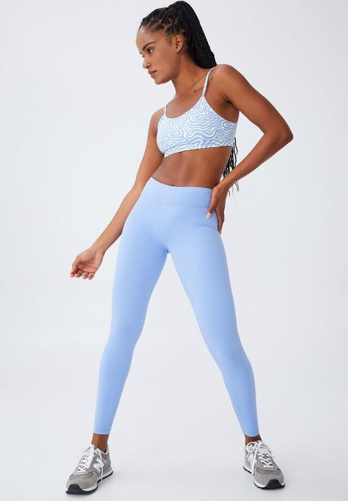 Cotton On - Lifestyle yoga crop - dense wave iced sky