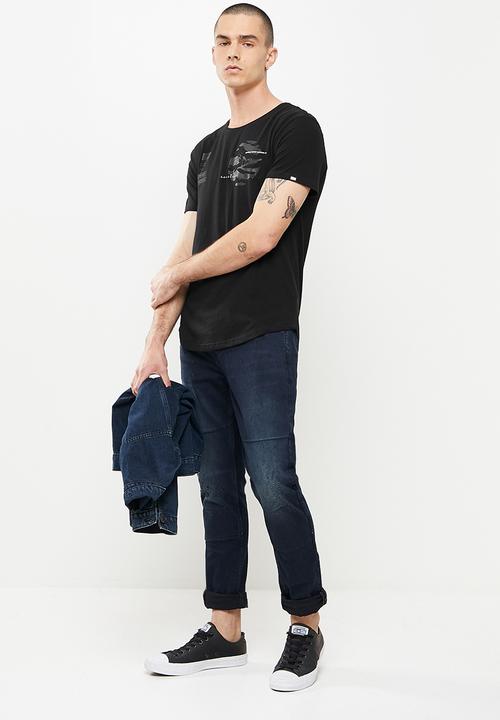 S.P.C.C - Britt regular fit scooped hem tee - black