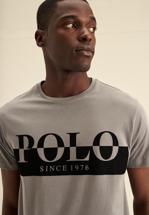 POLO - Soft Flock Logo short sleeve Tee - Charcoal