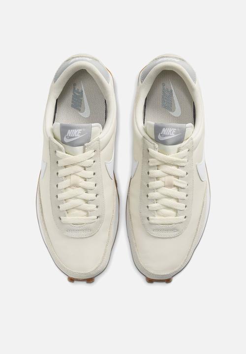 Nike - Daybreak - summit white/white/pale ivory