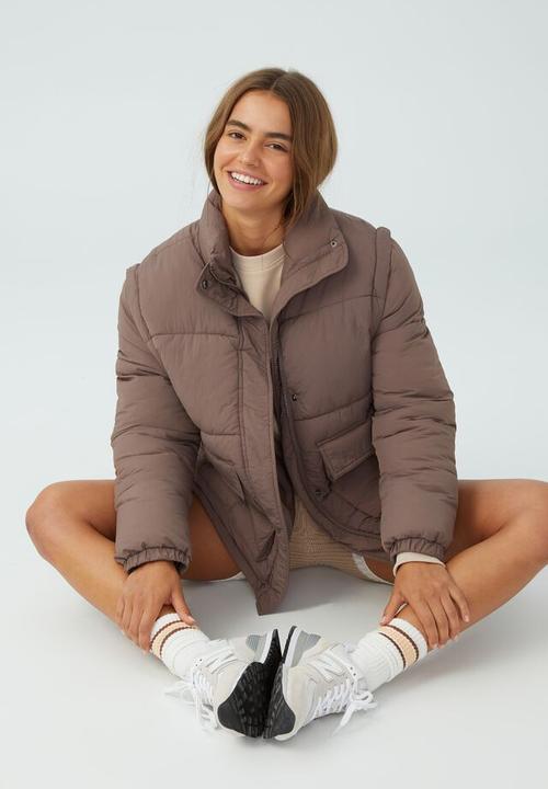 Cotton On - The recycled mother two way puffer jacket - brownie