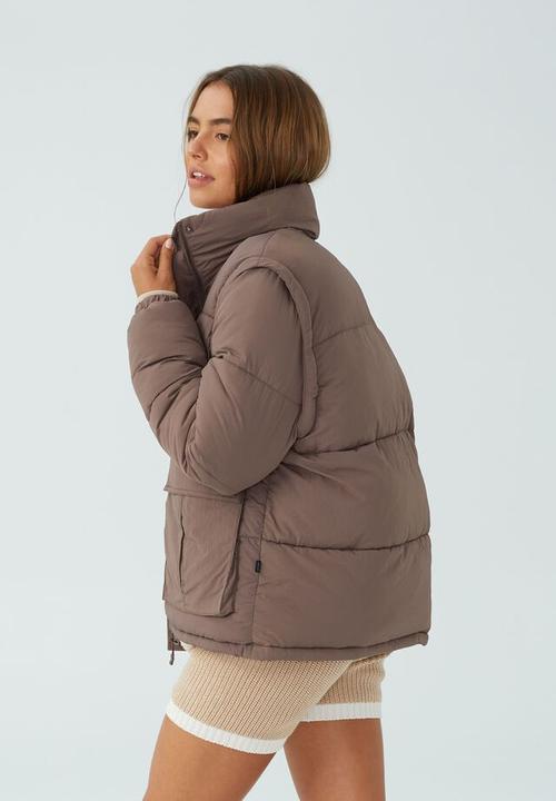 Cotton On - The recycled mother two way puffer jacket - brownie