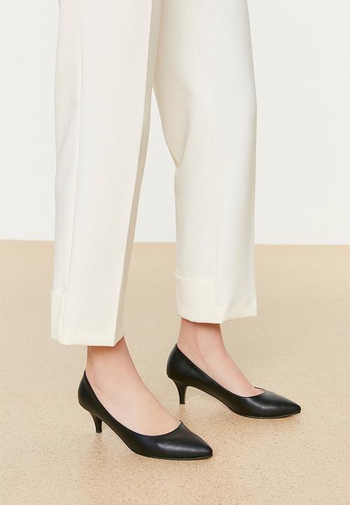 Trendyol - Kitten court heel - black