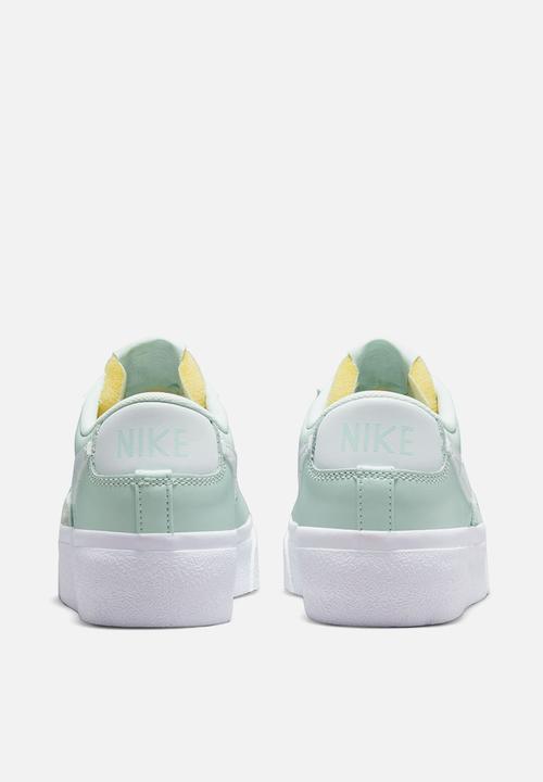 Nike - Blazer low platform - barely green/white/barely green