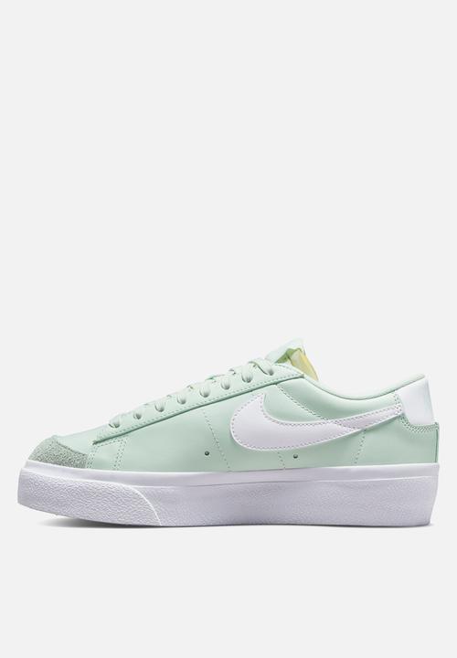 Nike - Blazer low platform - barely green/white/barely green