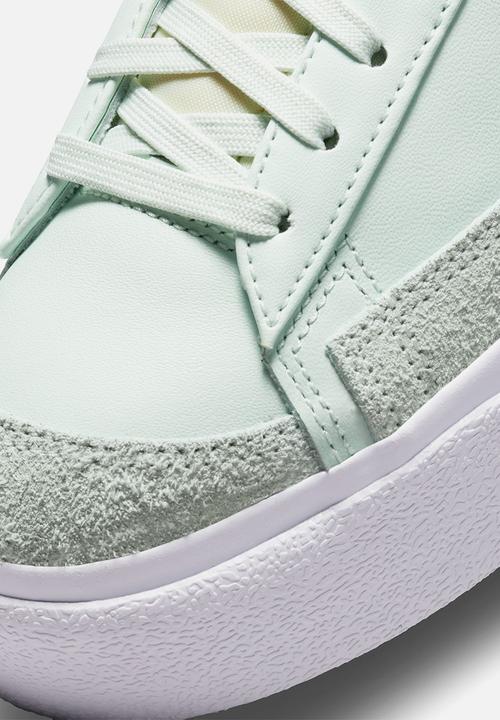 Nike - Blazer low platform - barely green/white/barely green