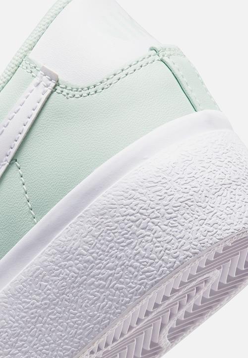 Nike - Blazer low platform - barely green/white/barely green