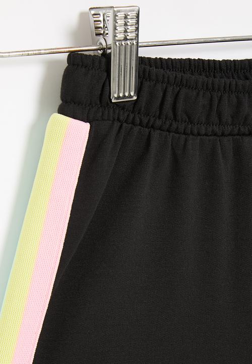 Nike - Nkg wild flower ft short - black