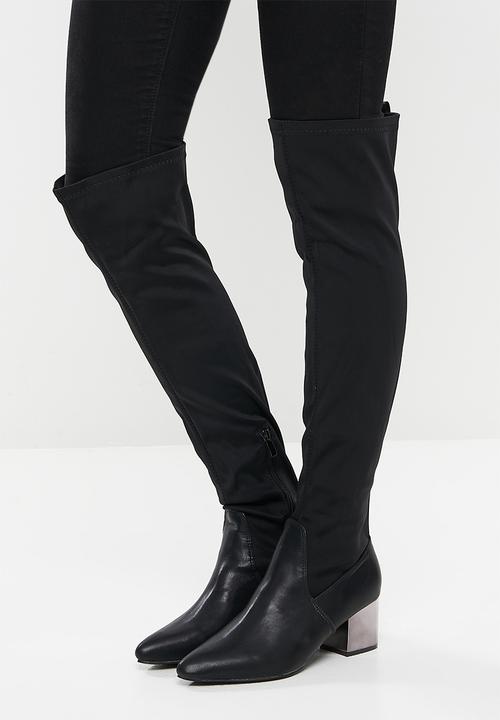 Seduction - Pointed over the knee boot - black