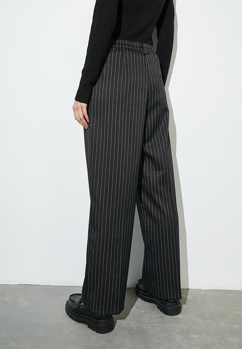 Superbalist - Wide leg trouser - black pinstripe