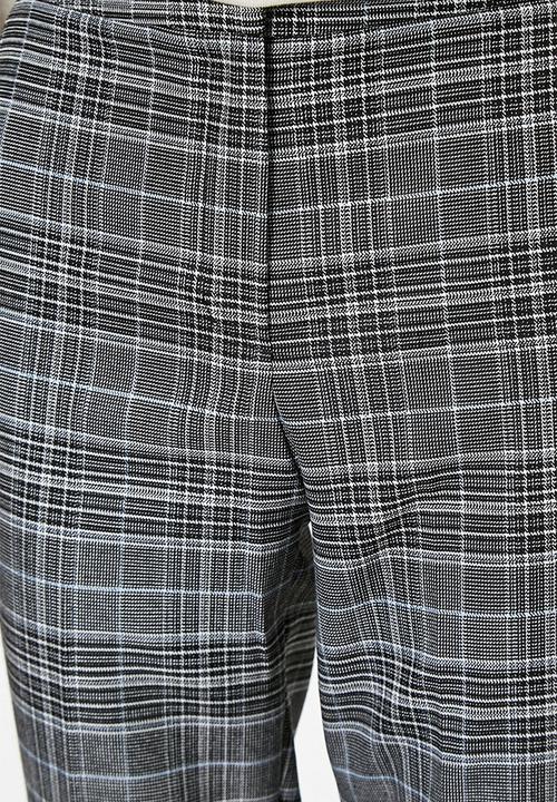 Koton - Medium rise check trousers - black check