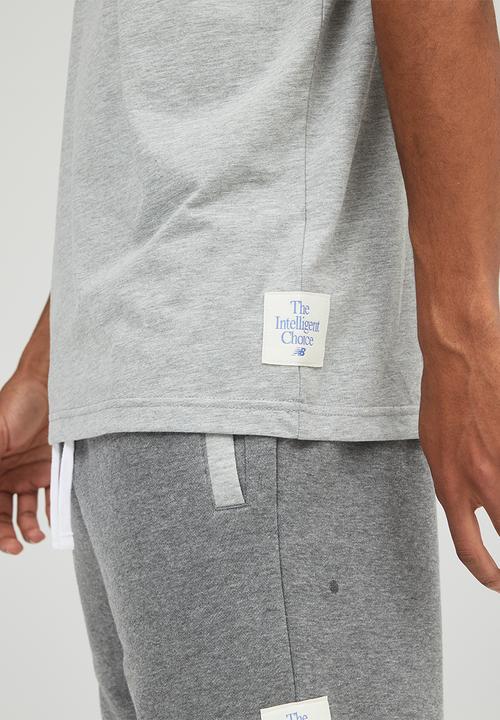 New Balance  - NB Essentials New Balance Short Sleeve Tee- Athletic Grey