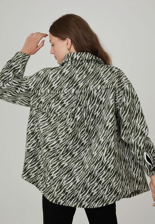 Cotton On - The boxy shacket - zebra green