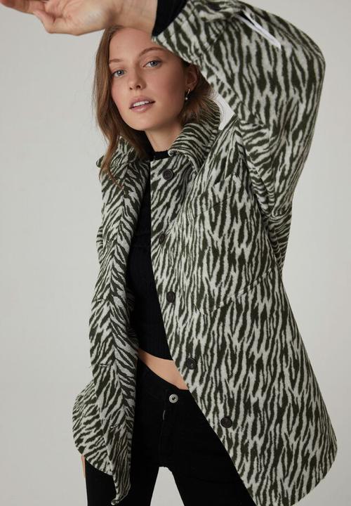 Cotton On - The boxy shacket - zebra green