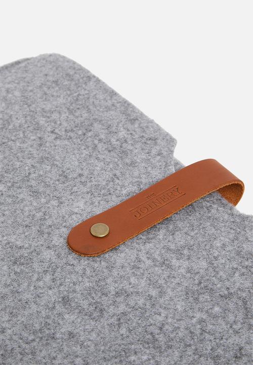 The Joinery - Grey felt - tan leather closure