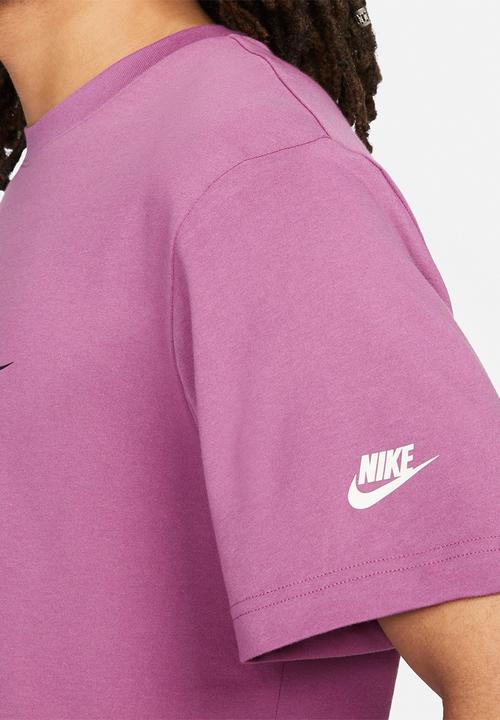 Nike - NSW Graphic T-Shirt- Purple