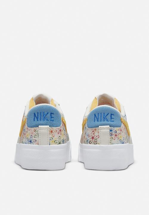 Nike - Wmns blazer lw platform - sail/university blue-vivid sulfur