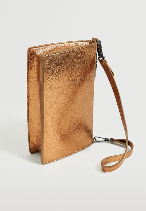 MANGO - Glossy baguette bag - ochre