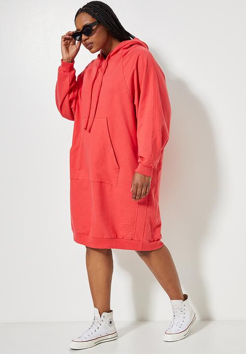 Superbalist - Raglan sweat dress - red