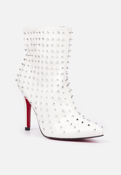 Miss Black - Bomb1 studded ankle boot - white