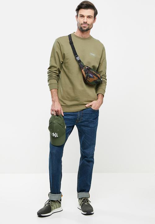 Wrangler - Small box crew sweat - dusty green
