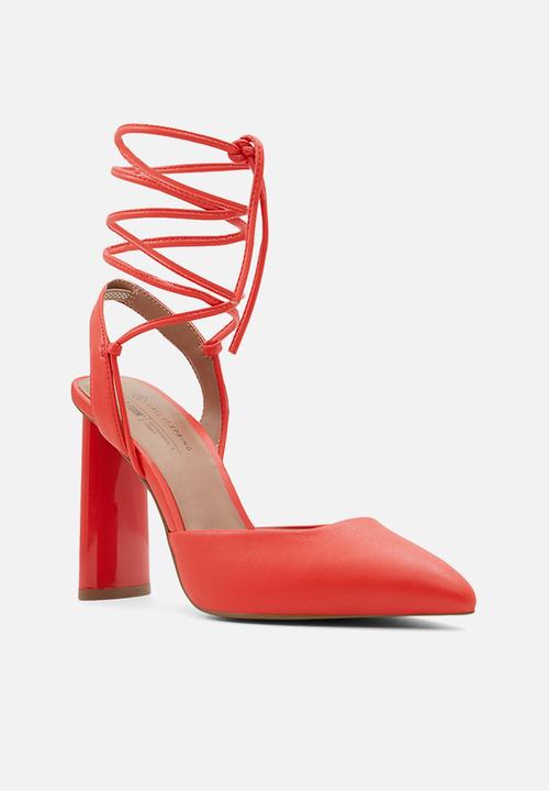 Call It Spring - Nicki court heel - red
