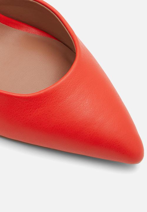 Call It Spring - Nicki court heel - red