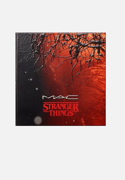 MAC - M·A·C X Stranger Things Powder Blush - He Likes it Cold