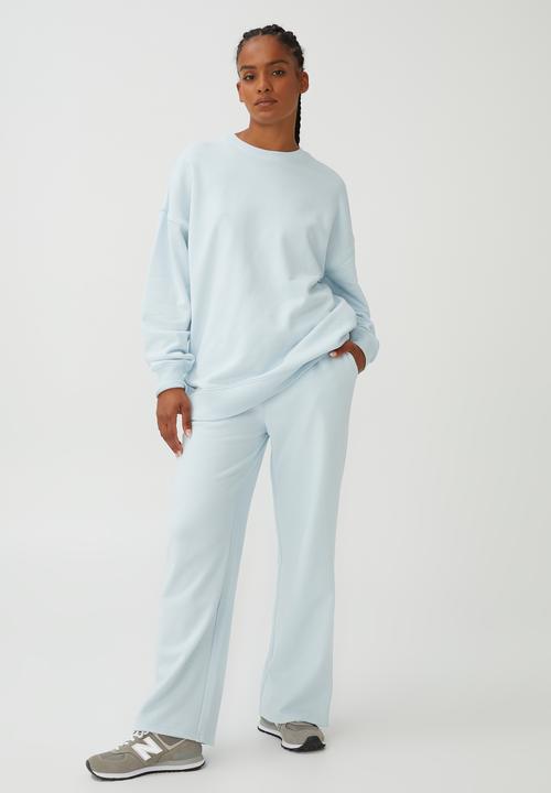 Cotton On - Plush oversized crew - country air