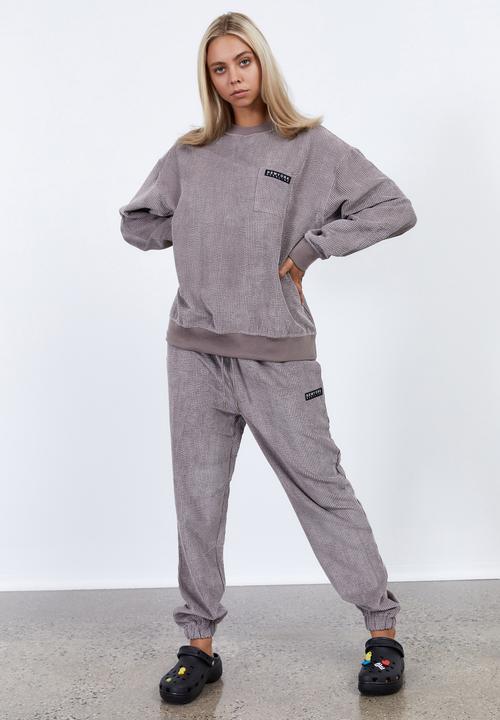 Factorie - Slouchy cord crew - burnt iron