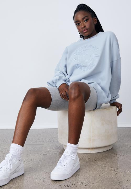 Factorie - Slouchy premium graphic crew - grey sky