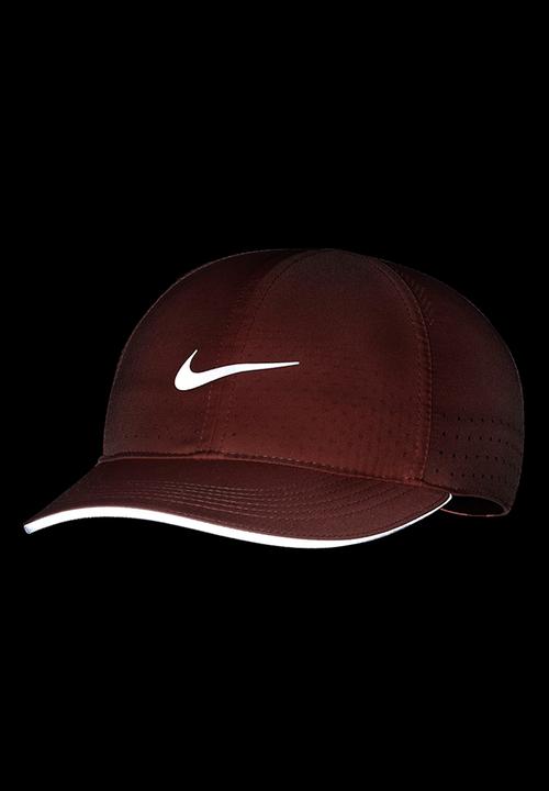Nike - W nk fthlt cap run - lt madder root