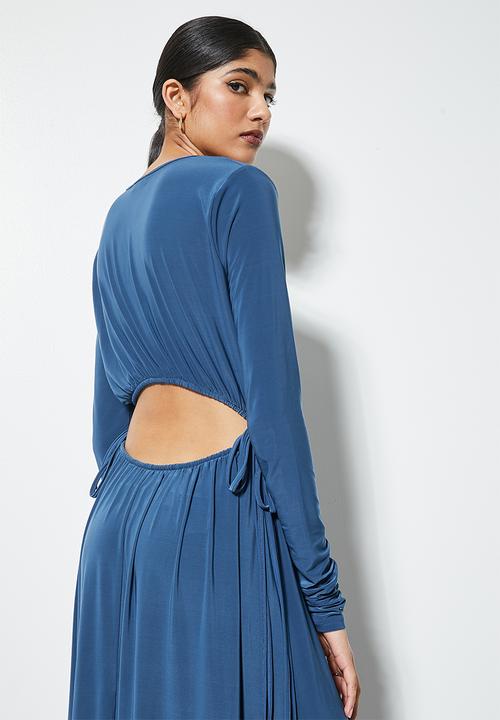 VELVET - Open back knit fit and flare dress - oil blue