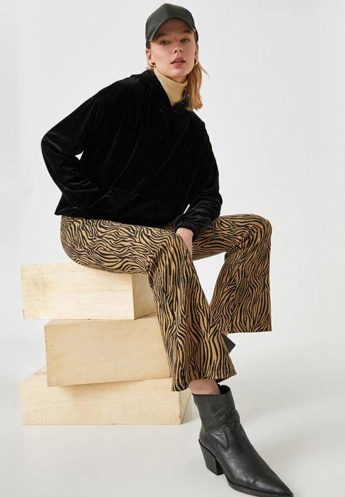 Koton - Velvet kangaroo pocket sweatshirt - black