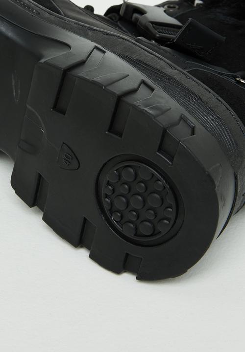 dailyfriday - Mrs b snow boots - black