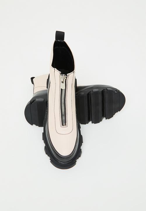Public Desire - Direction ankle boot - bone