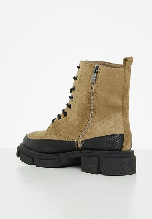 dailyfriday - Lizzy combat boot - tan