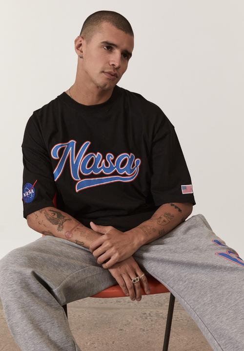 Factorie - Oversized nasa t shirt - lcn black nasa script