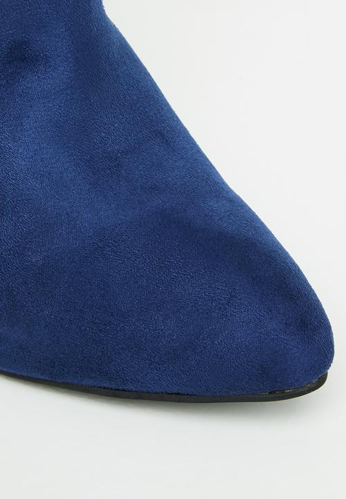 Seduction - Set back heeled ankle boot - navy