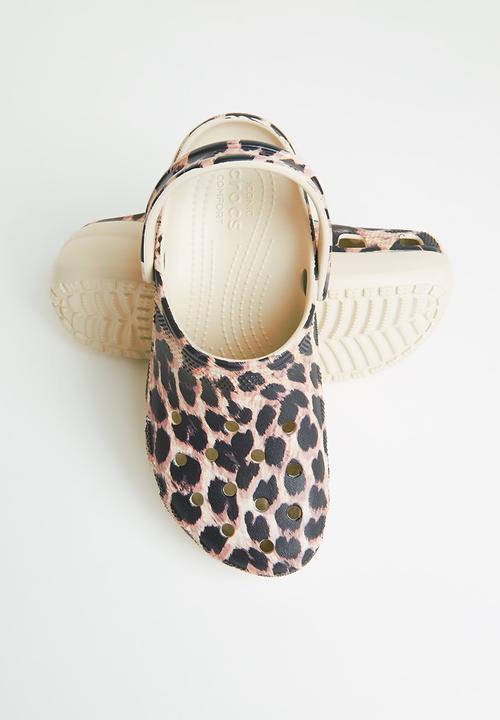 Crocs - Classic platform animal remix clog w - bone & leopard