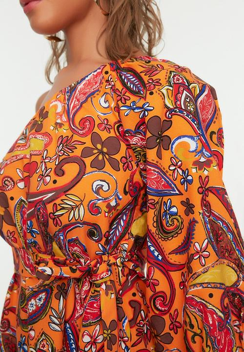 Trendyol - Paisley patterned one-shoulder dress - orange