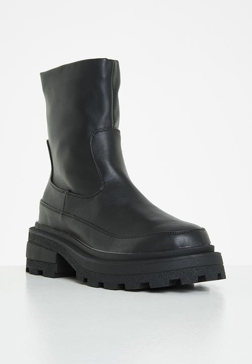 Missguided - Chunky textured sole sock boot - black