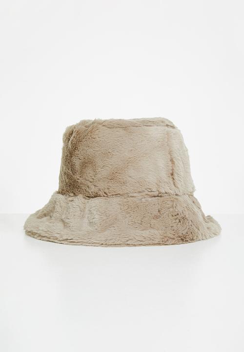 Superbalist - Faux fur bucket hat - taupe